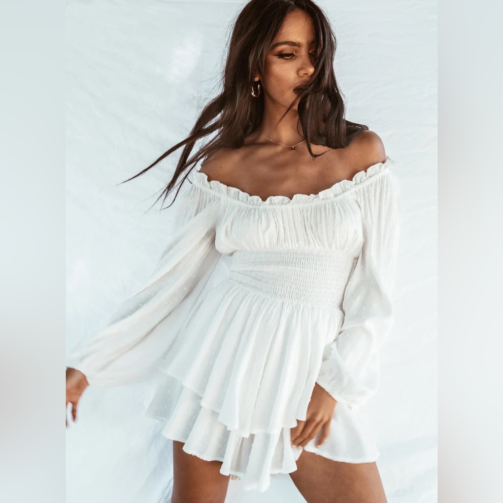SOLD‼️Princess Polly White Romper